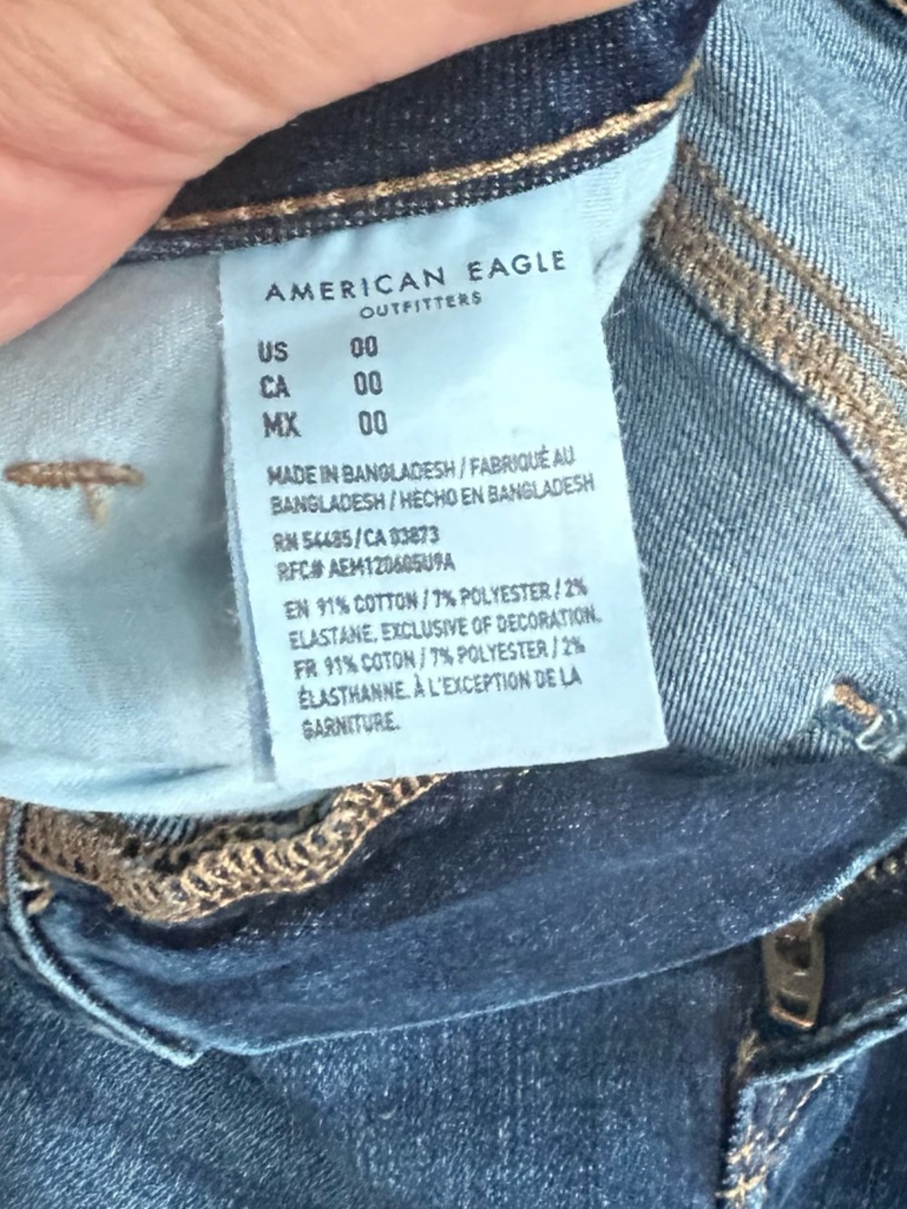 American Eagle Outfitters | Dark Blue Denim Frayed Mini Skirt | Size 00 - Picture 4 of 6